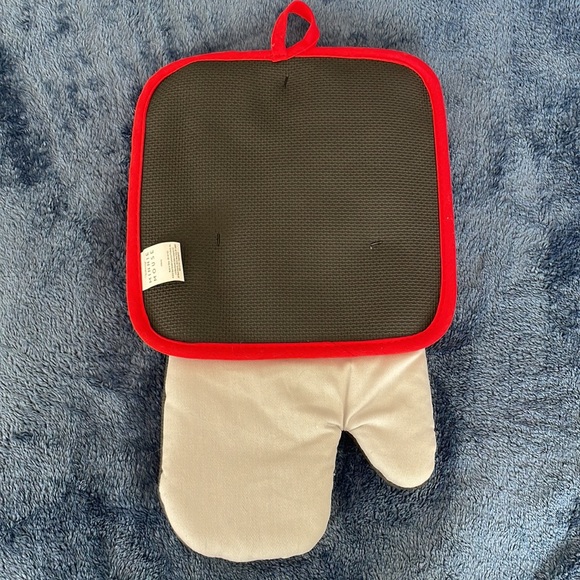 Disney Minnie Mouse Oversized Oven Mitt & Pot Holder - Picture 5 of 5